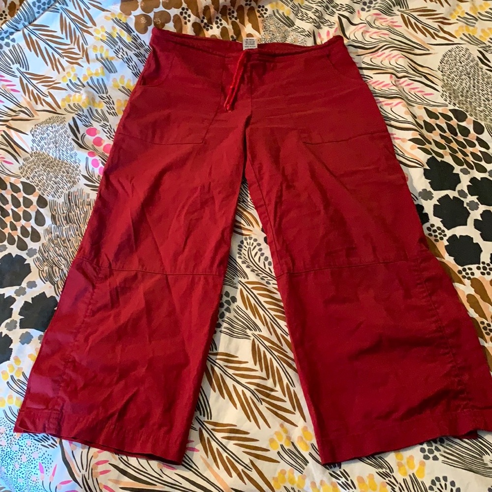 Be Present cropped yoga pants, red, xs